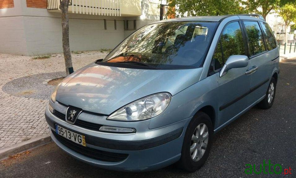 2003' Peugeot 807 2.0 Hdi 7 Lugares photo #3