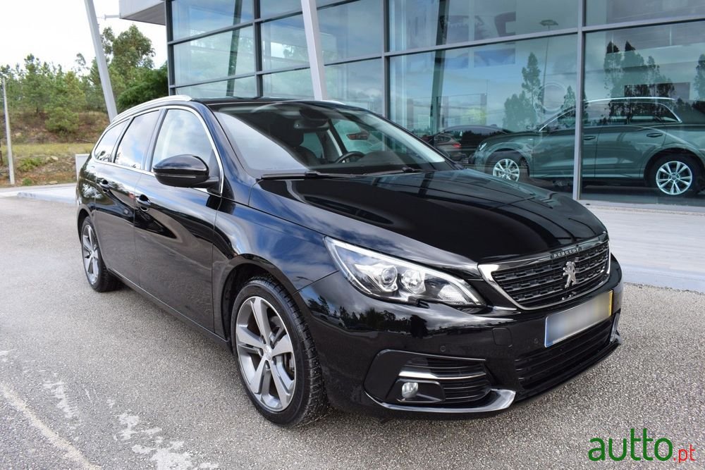 2020' Peugeot 308 Sw photo #1