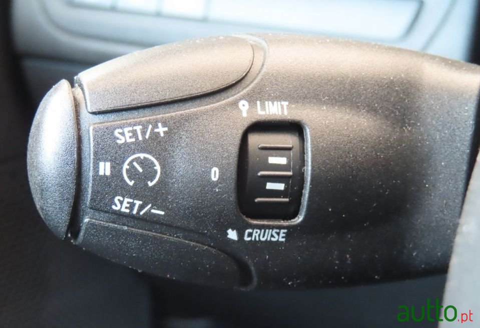 2017' Peugeot 208 photo #6