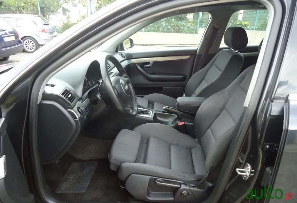 2002' Audi A4 Avant photo #6