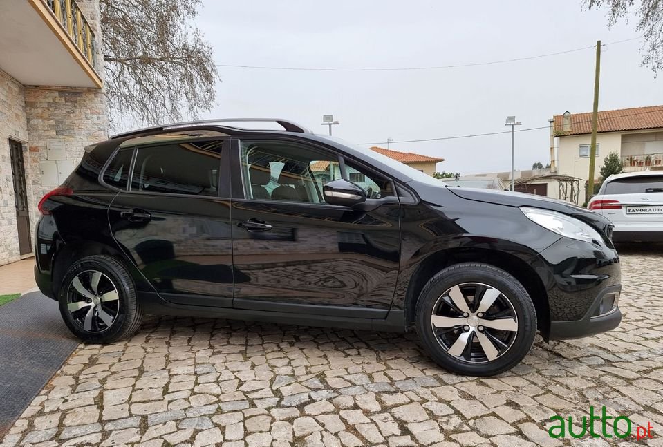 2016' Peugeot 2008 photo #5