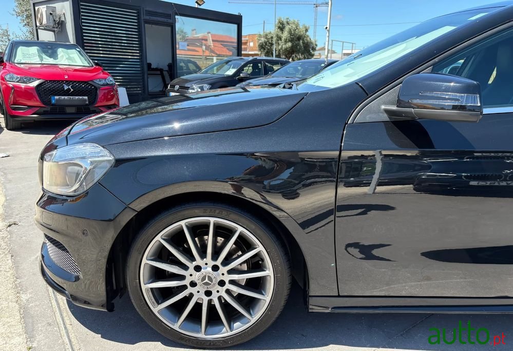 2013' Mercedes-Benz Classe A photo #2