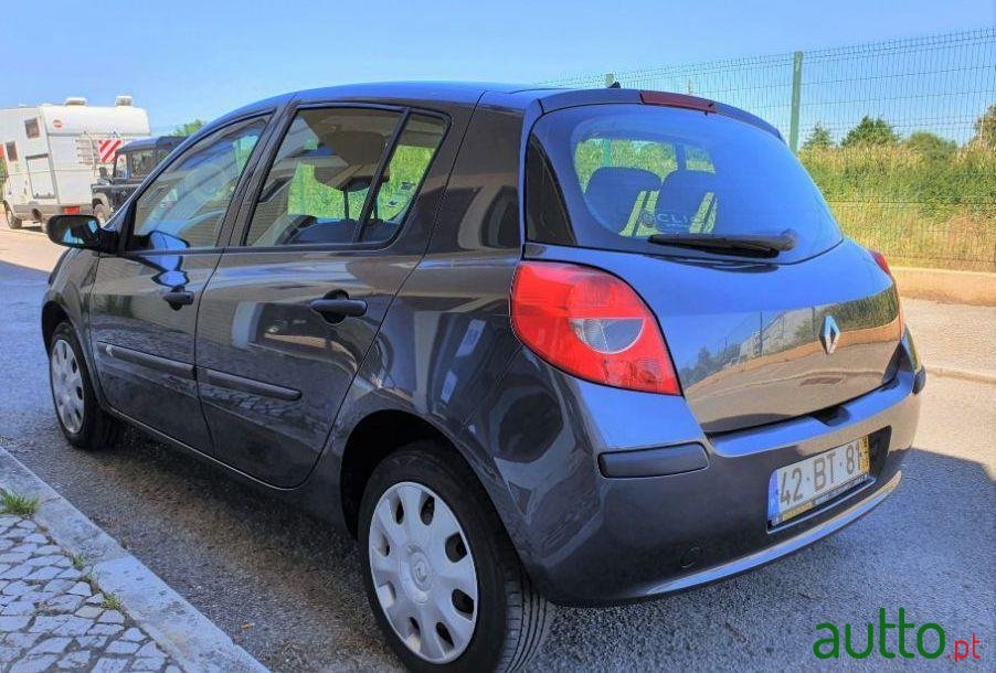 2006' Renault Clio photo #4