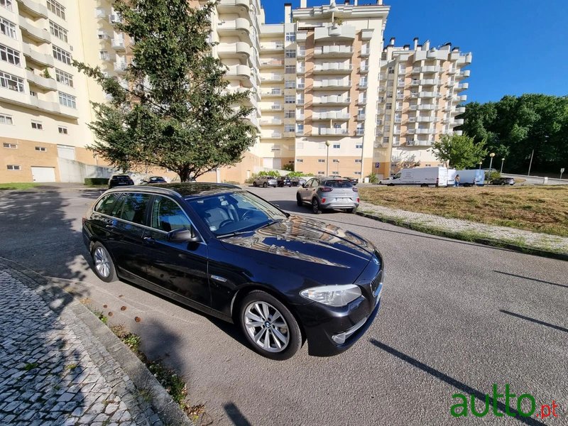 2011' BMW 520 photo #4