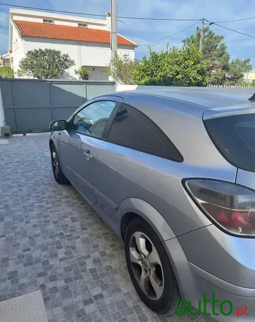 2008' Opel Astra Gtc 1.3 Cdti photo #2