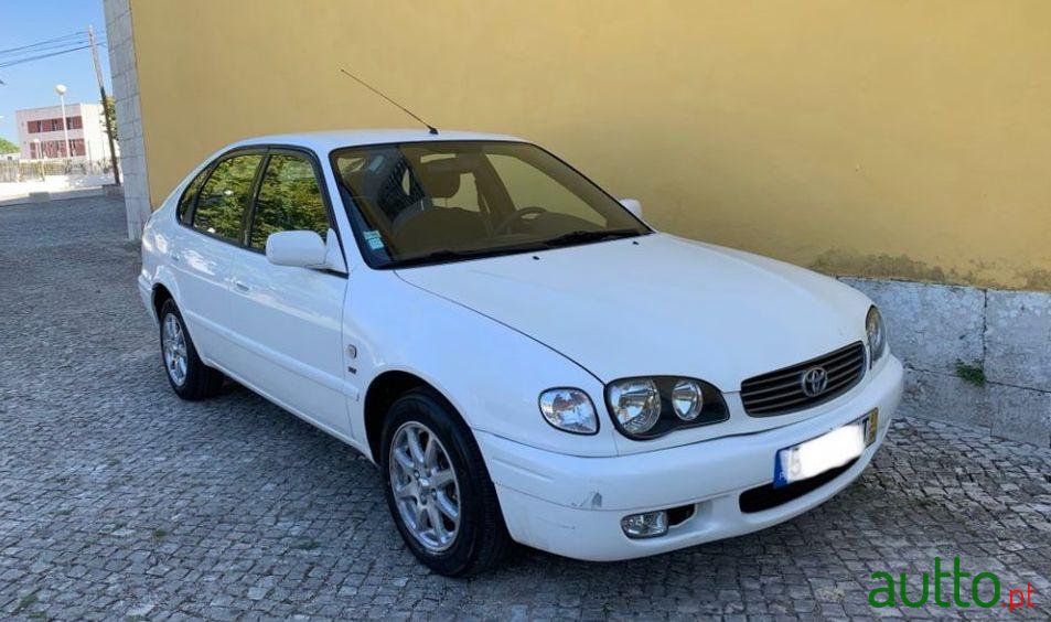 2001' Toyota Corolla photo #2