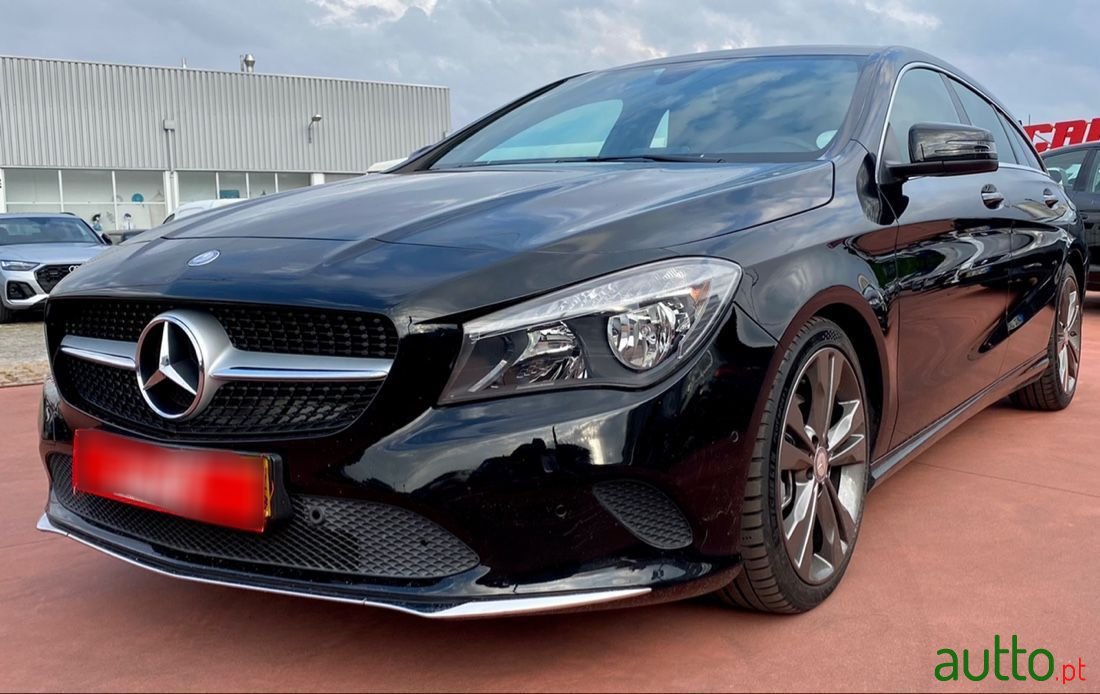 2016' Mercedes-Benz Cla-180 photo #2