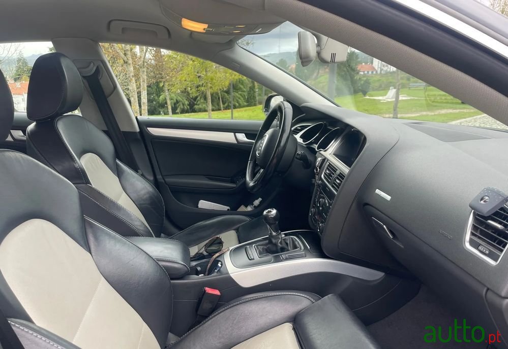 2010' Audi A5 Sportback photo #6