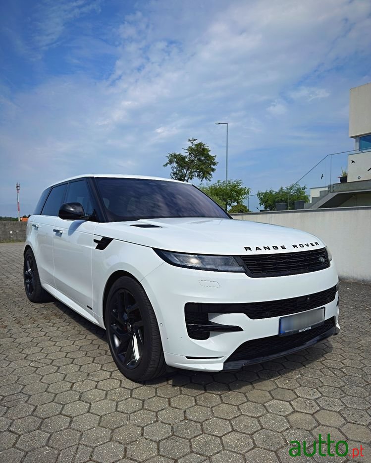 2023' Land Rover Range Rover Sport photo #2