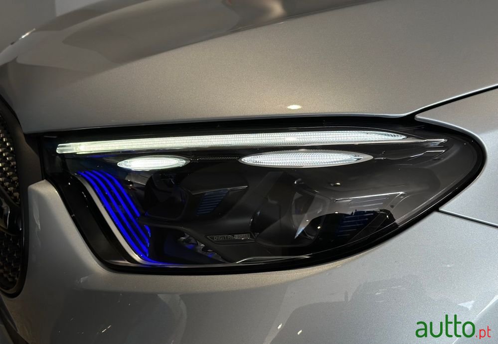 2023' Mercedes-Benz Classe Glc photo #3