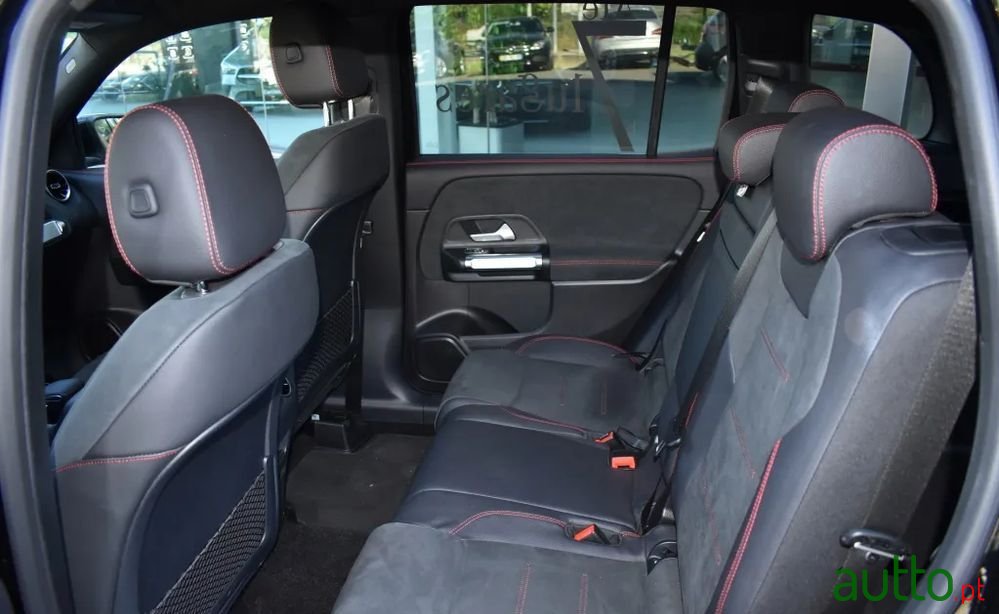 2020' Mercedes-Benz GLB 180 photo #6