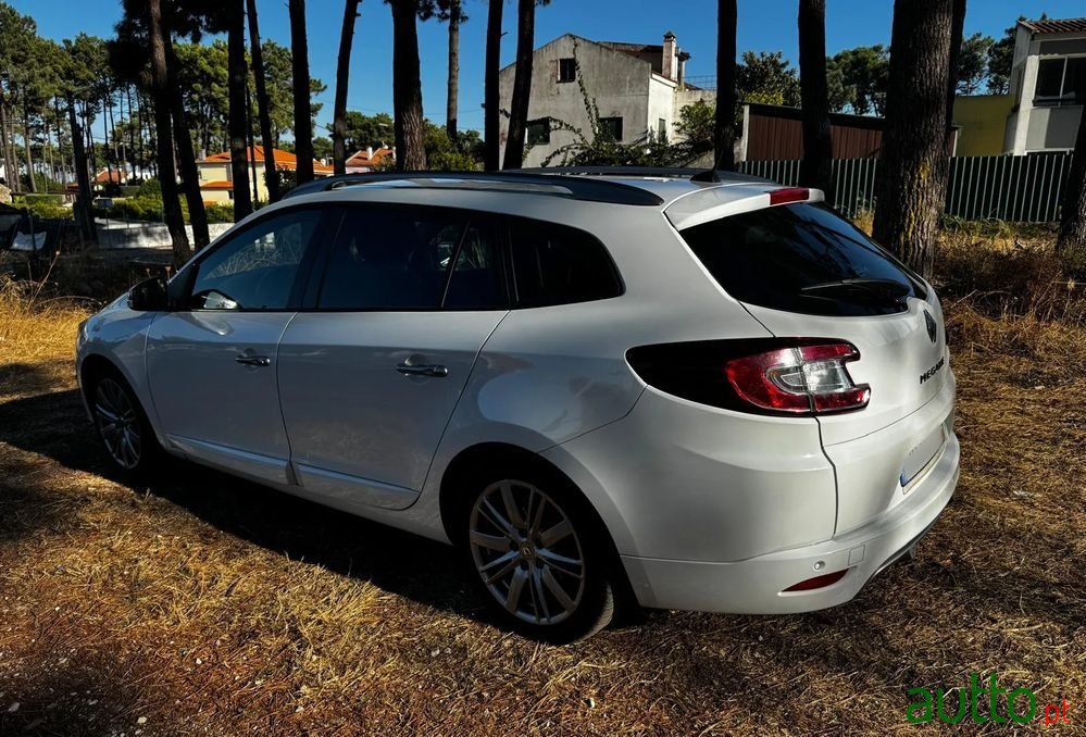 2015' Renault Megane Sport Tourer photo #6