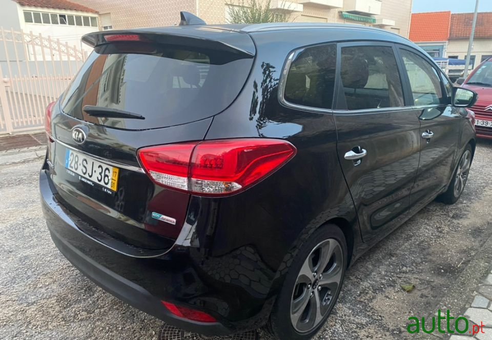 2017' Kia Carens photo #2