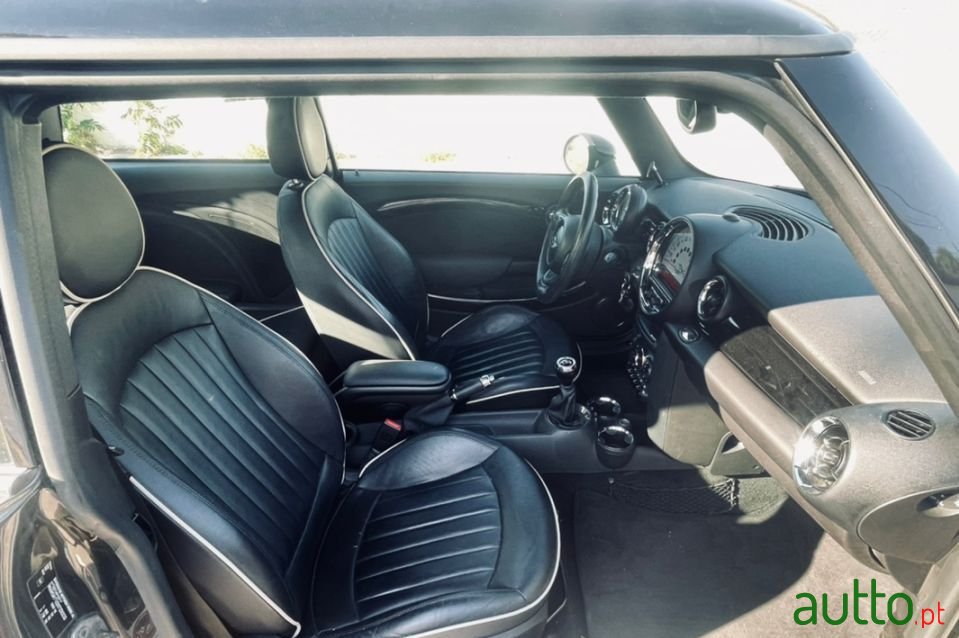 2012' MINI Cooper photo #3