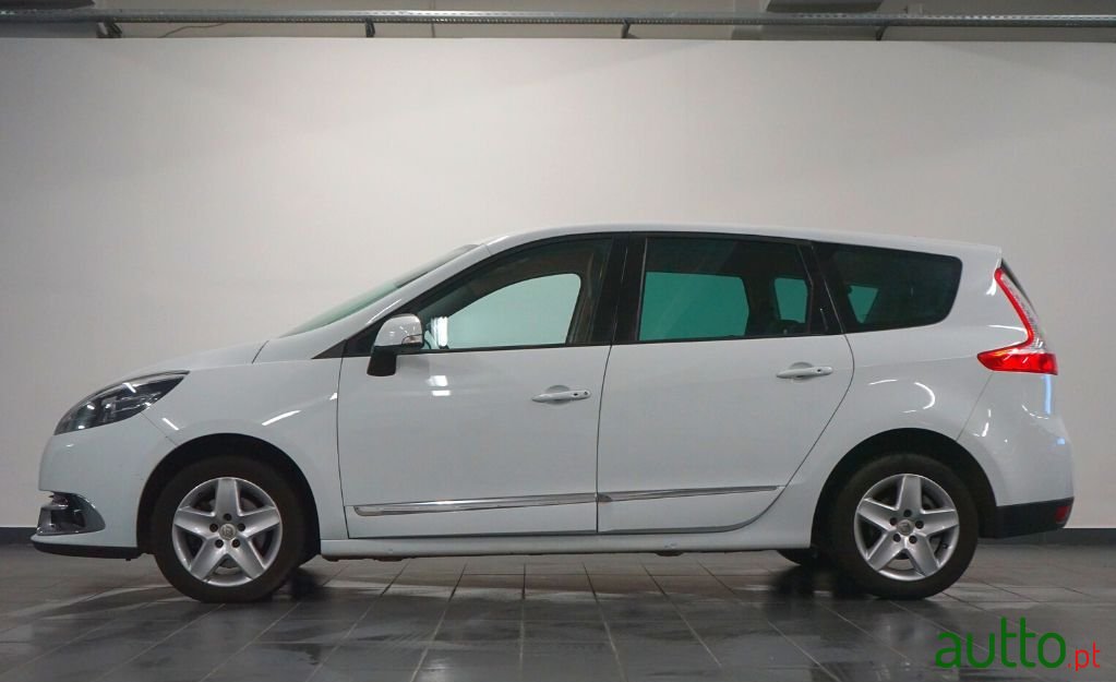 2016' Renault Grand Scenic photo #2