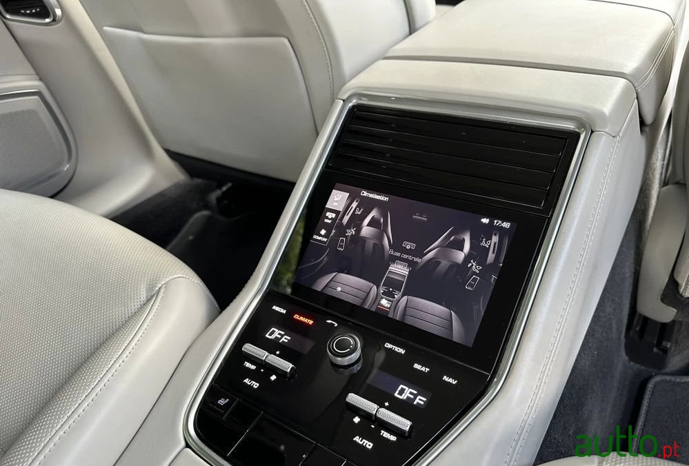 2017' Porsche Panamera 4 E-Hybrid photo #6
