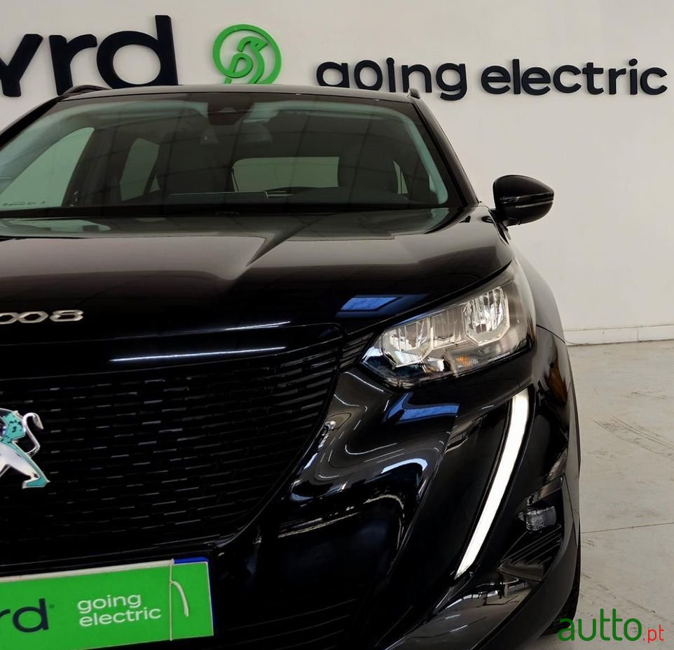 2022' Peugeot e-2008 Allure photo #4