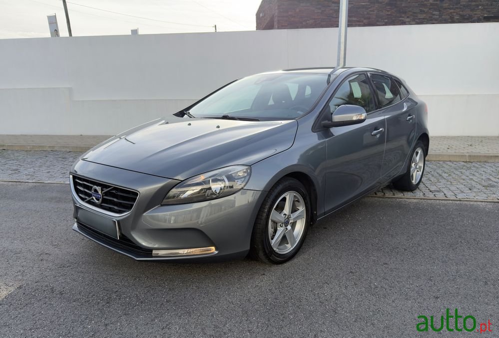 2014' Volvo V40 photo #2