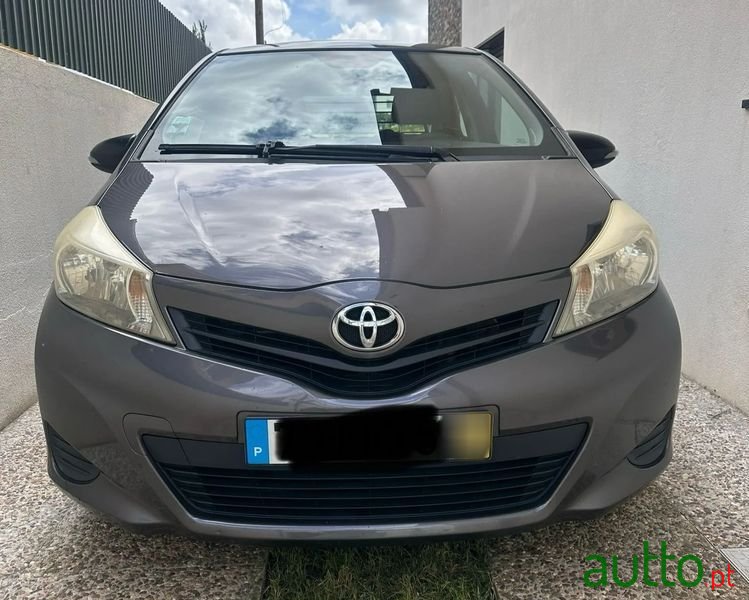 2011' Toyota Yaris 1.4 D-4D photo #2