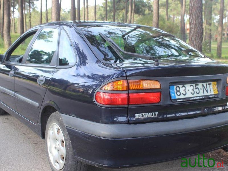 1999' Renault Laguna 1.6 Rxe photo #3