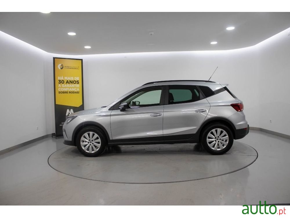 2023' SEAT Arona 1.0 Tsi Style photo #4