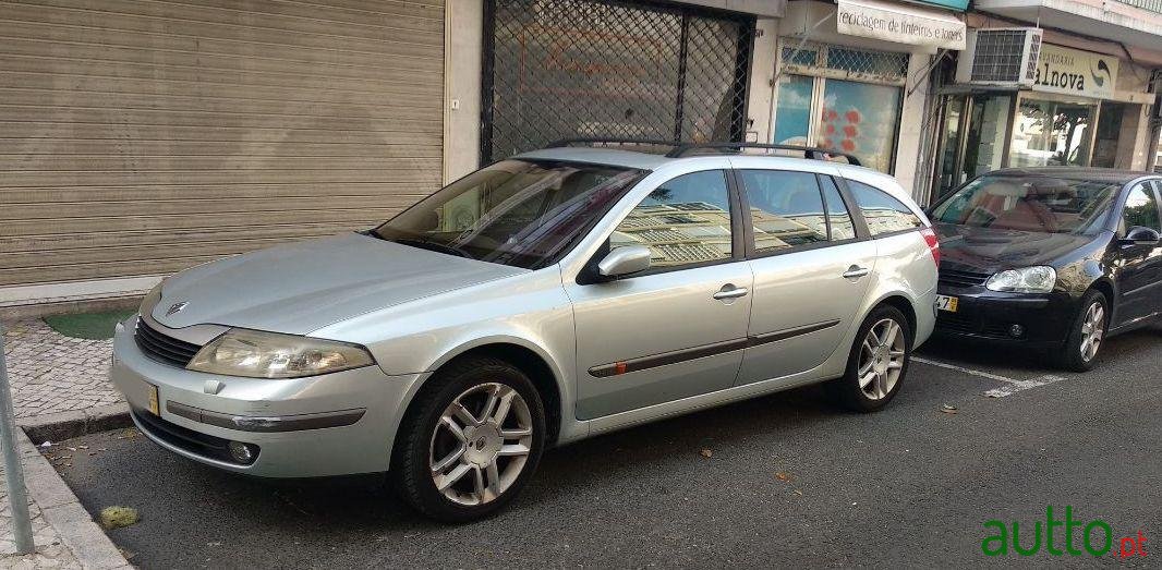 2005' Renault Laguna Break photo #1