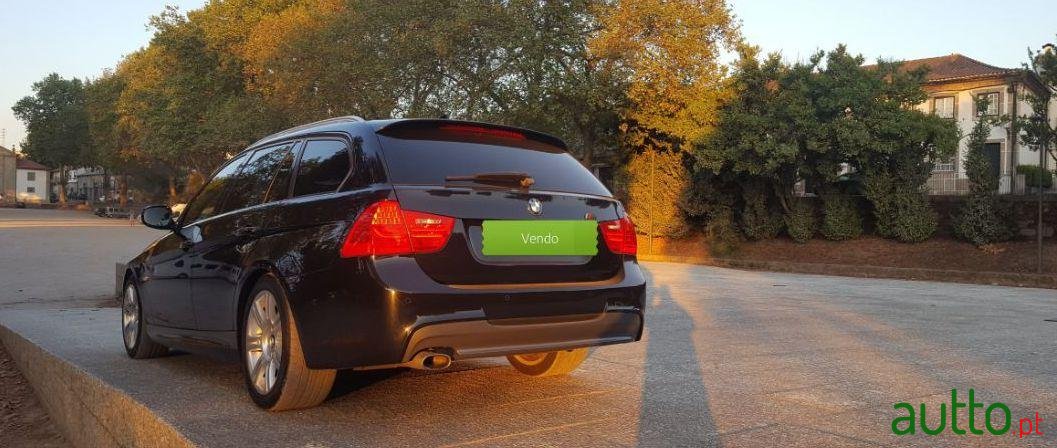 2011' BMW 320 photo #3