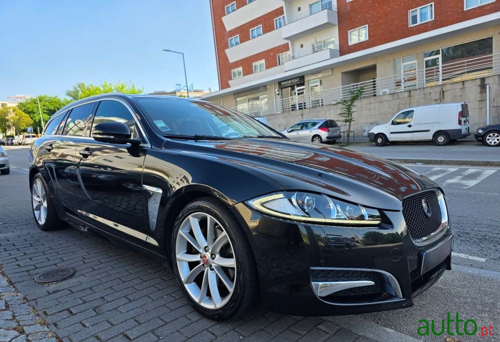 2014' Jaguar Xf Sportbrake 2.2 photo #4