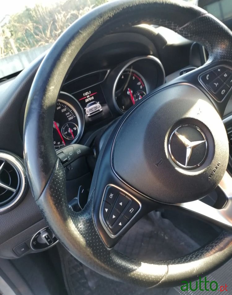 2017' Mercedes-Benz CLA 180 photo #6