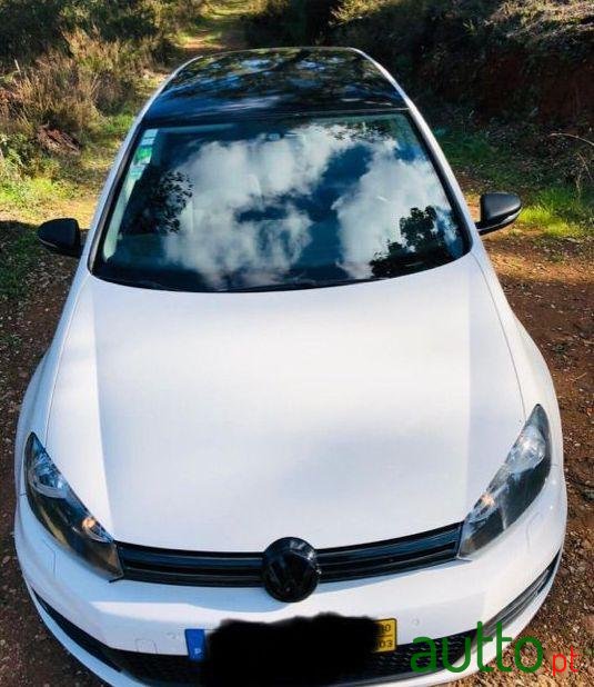 2010' Volkswagen Golf 2.0 Tdi photo #1