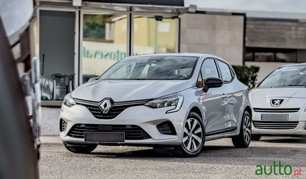 2022' Renault Clio photo #1