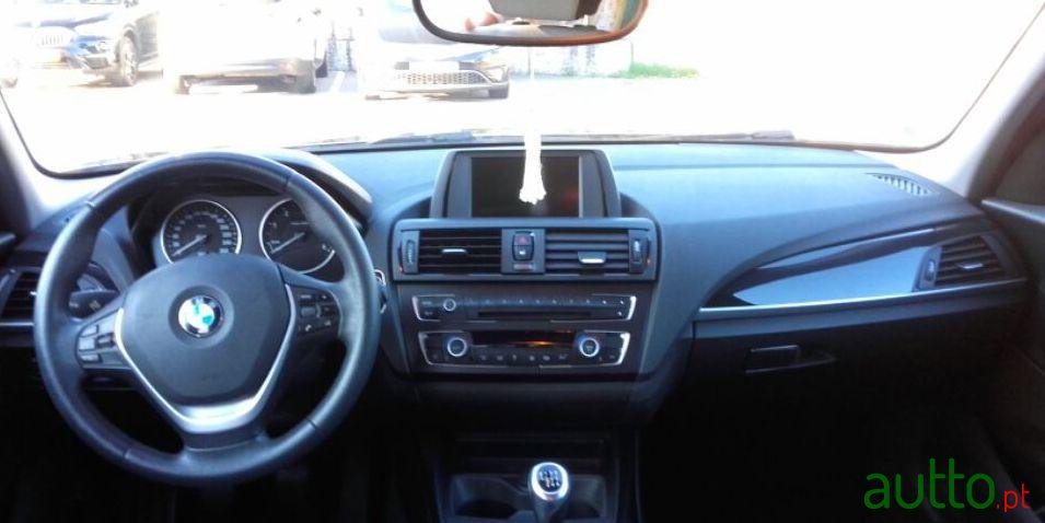 2014' BMW 116 Série 1 photo #1
