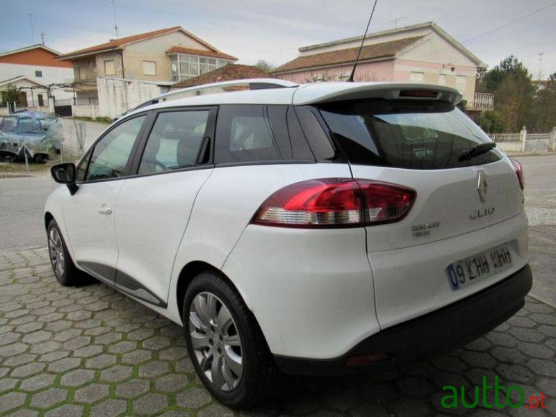 2015' Renault Clio Sport Tourer photo #2