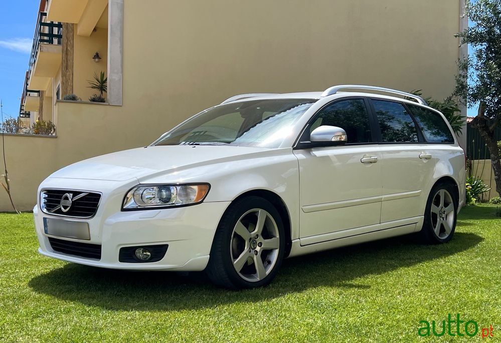 2012' Volvo V50 photo #1