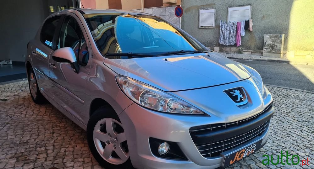 2011' Peugeot 207 photo #3