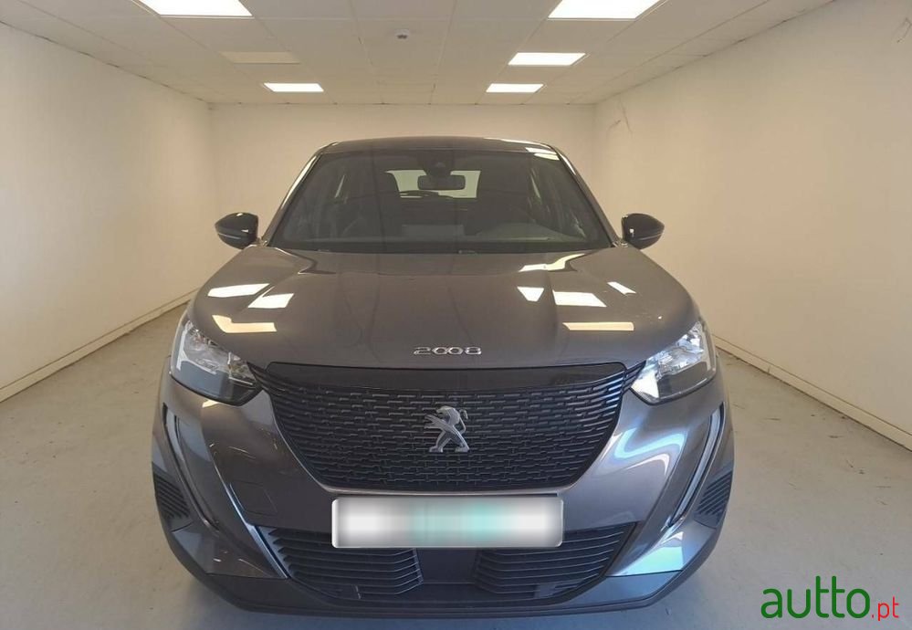 2023' Peugeot 2008 photo #2