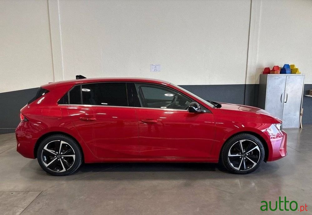 2022' Opel Astra 1.2 T Elegance photo #4