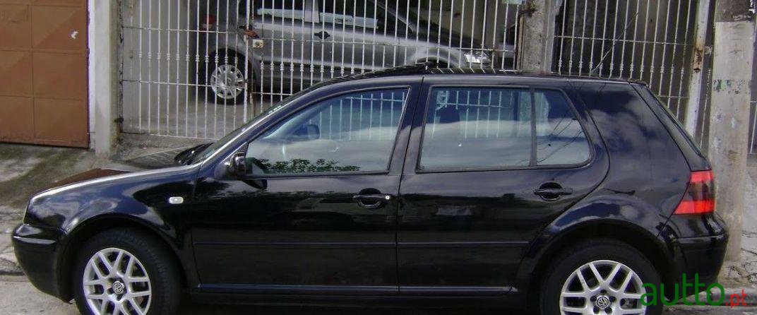 2003' Volkswagen Golf photo #1
