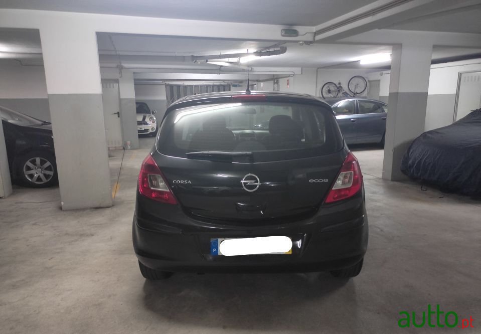 2014' Opel Corsa photo #2