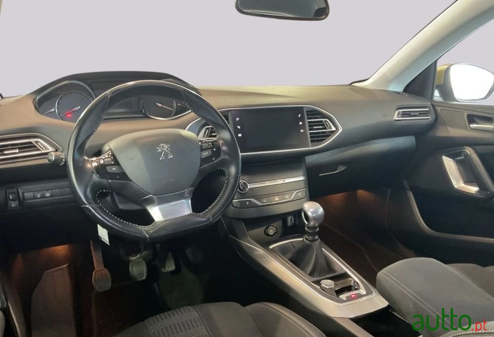 2018' Peugeot 308 Sw photo #4