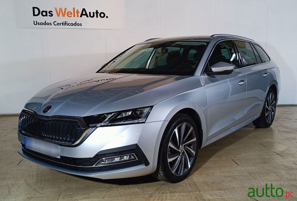 2023' Skoda Octavia Break photo #2