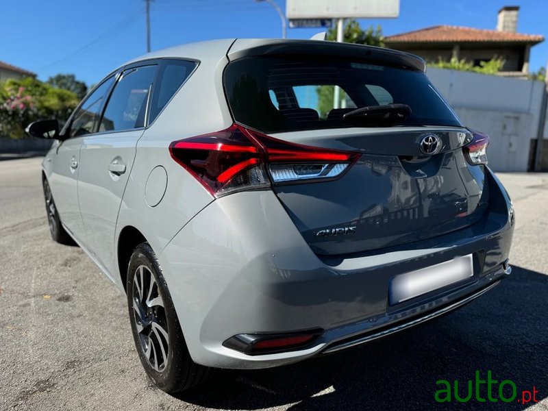 2018' Toyota Auris photo #5