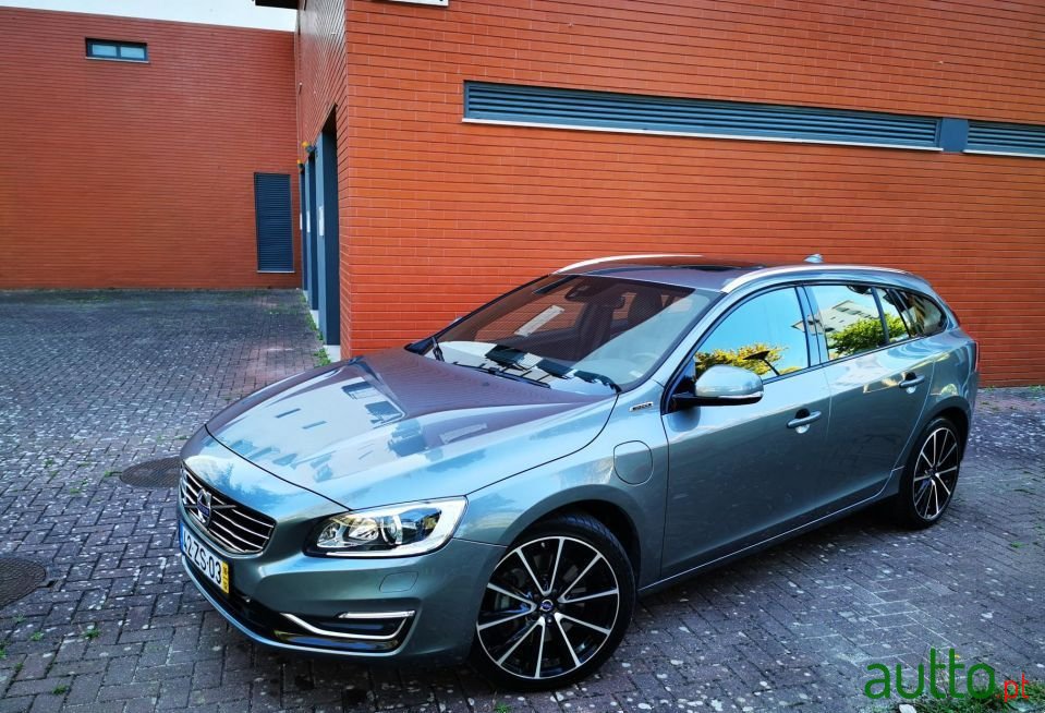 2016' Volvo V60 photo #2