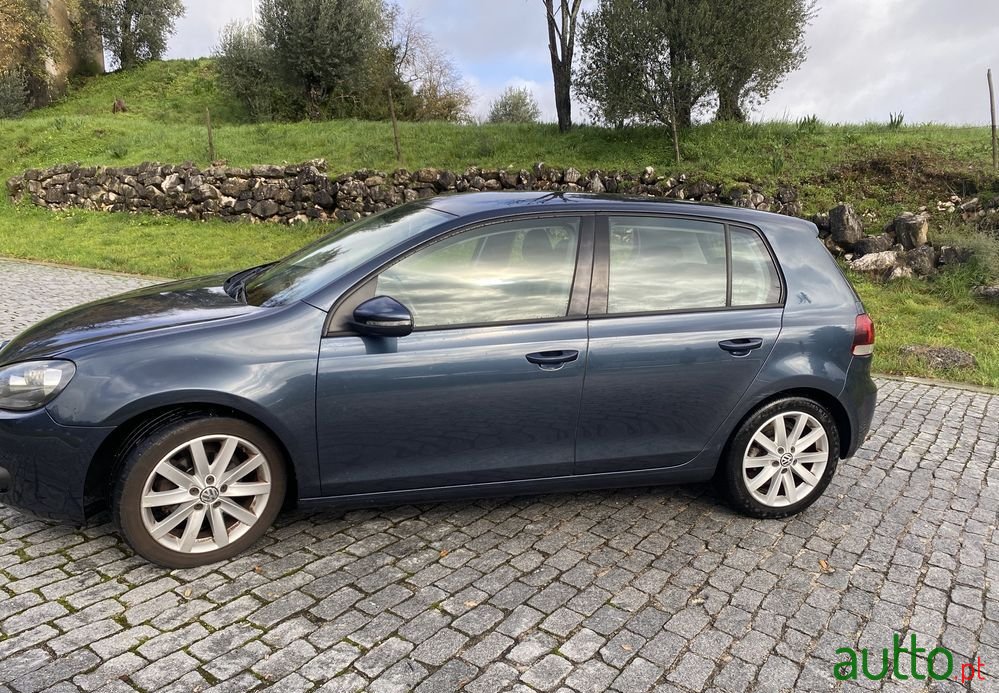 2010' Volkswagen Golf photo #6