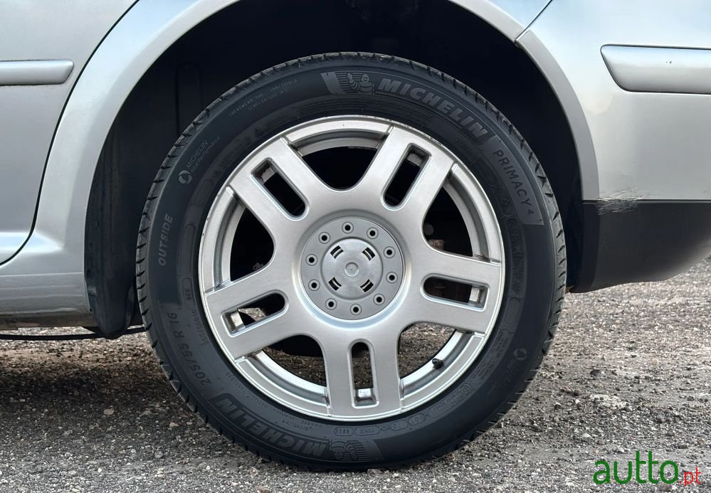 2002' Volkswagen Golf 1.9 Tdi 25 Anos photo #4