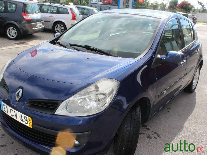 2007' Renault Clio Dynamique photo #1