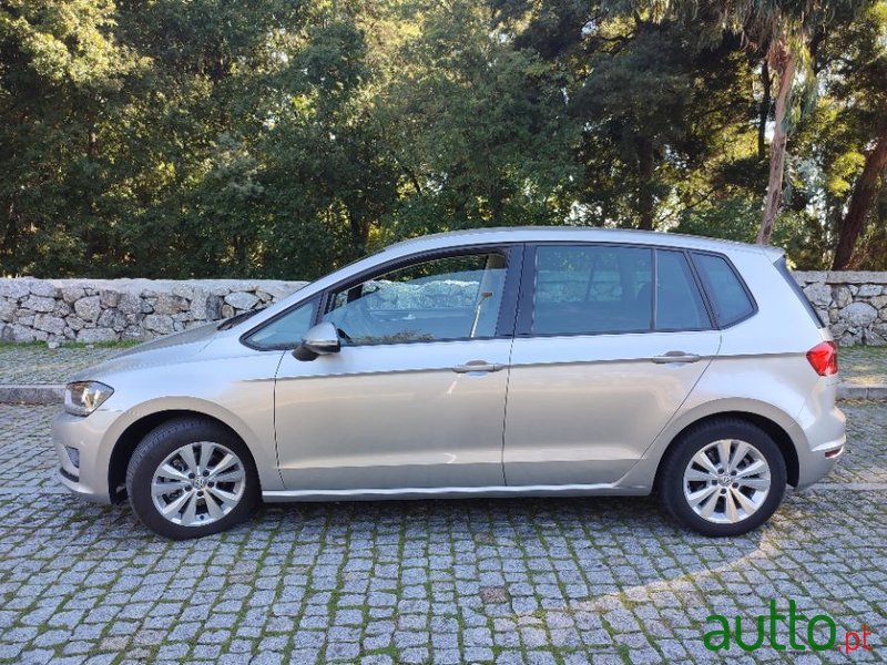 2015' Volkswagen Golf Sportsvan photo #1