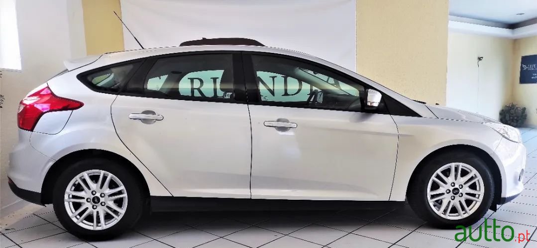 2013' Ford Focus photo #2