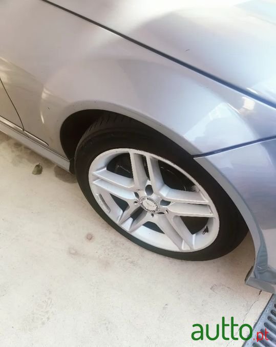 2013' Mercedes-Benz C-220 photo #3