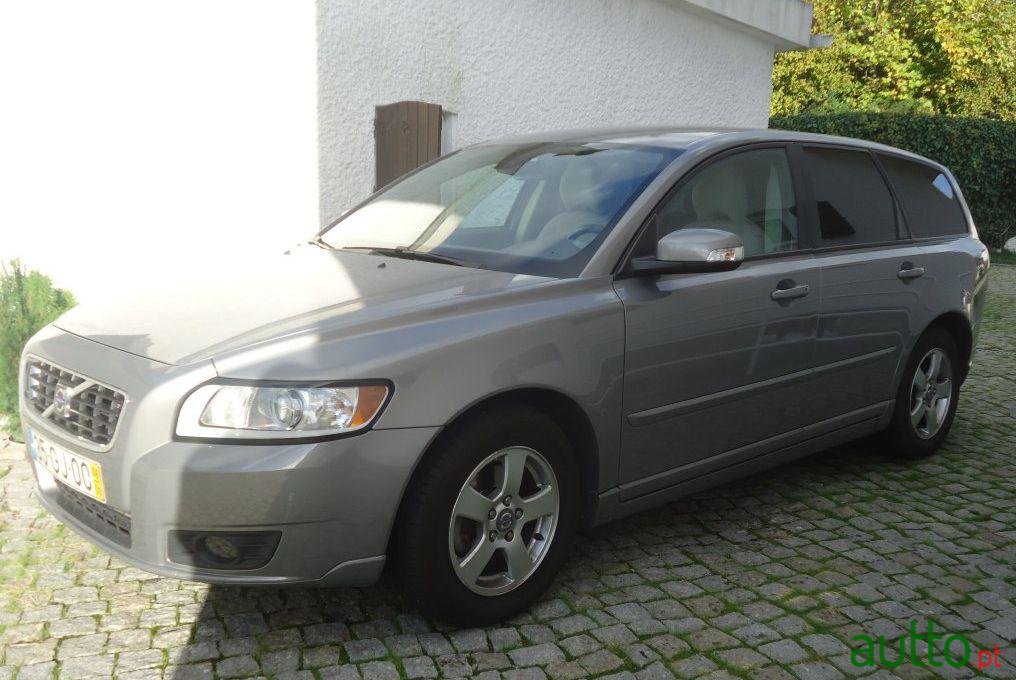 2008' Volvo V50 1.6 D Momentum photo #2